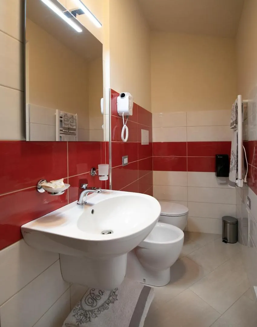 Hotel La Madonnina Nikosia 0*,  Italien