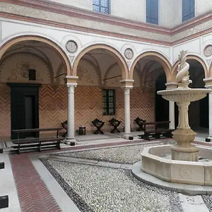 foresteria-palazzo-guazzoni-zaccaria.it-lombardy.com/
